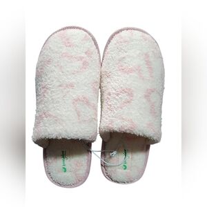 Heart Slippers NWT 7/8